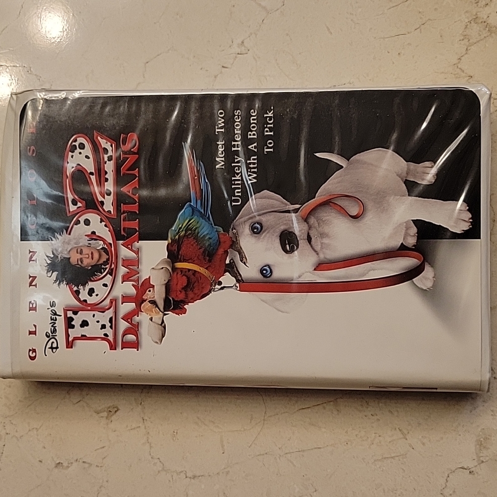 Disney's 102 Dalmatians VHS Tape